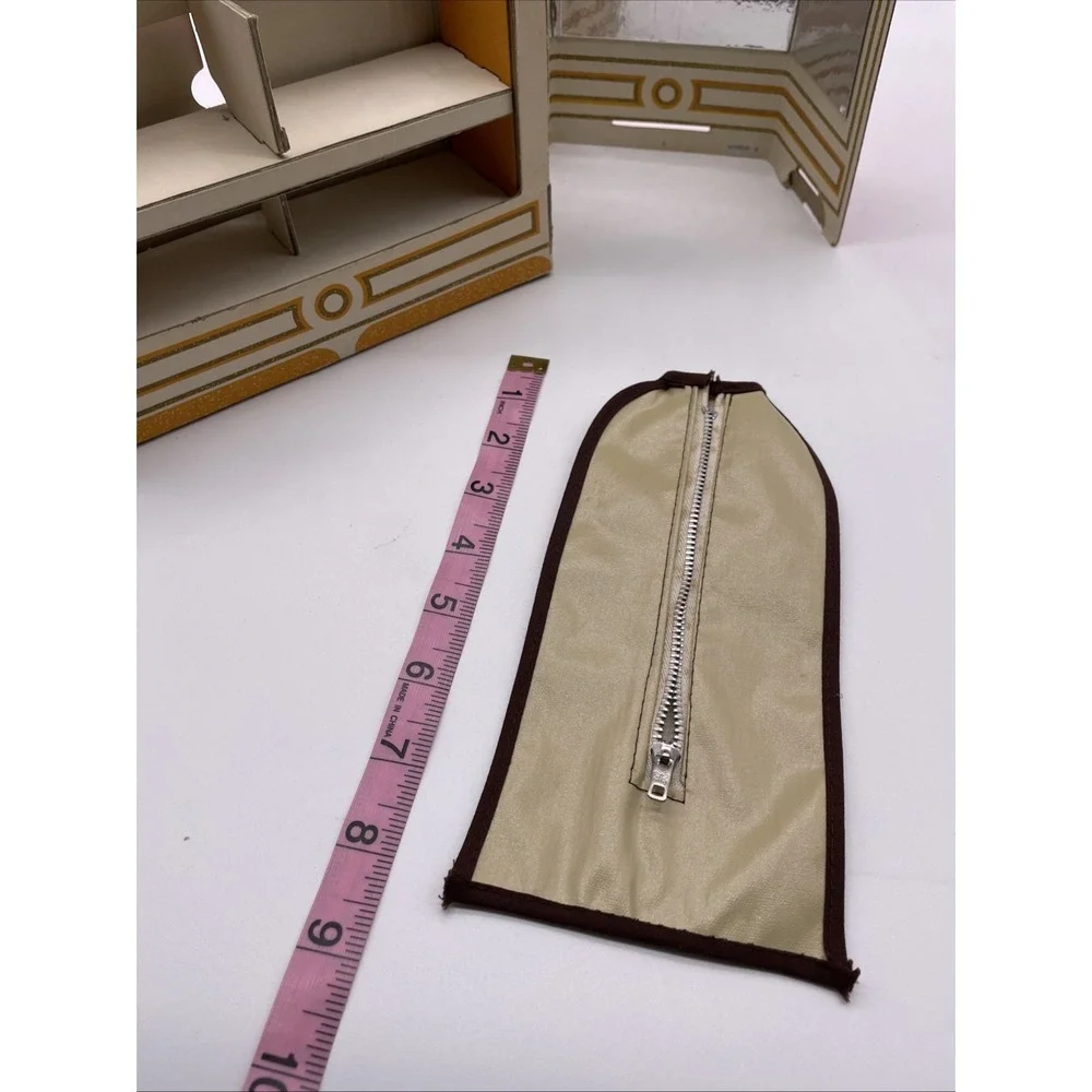 Vintage Barbie Fashion Shop Original 1962 Mirror,‎ Showcase Books Garment Bag